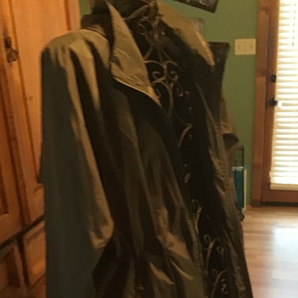 Hooded Raincoat Windbreaker Size 16-18 - Picture 8 of 10